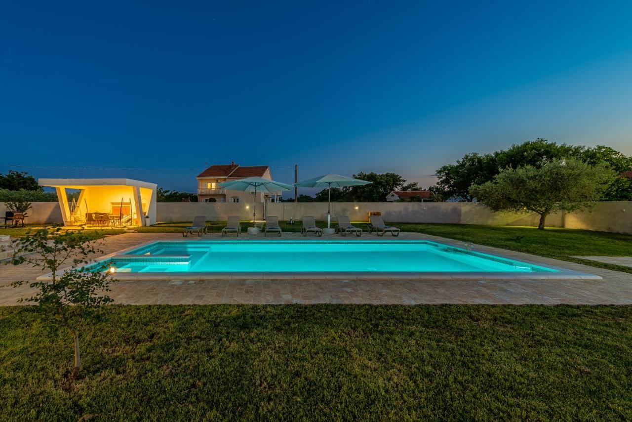 S&I Peaceful Holiday Home With Pool & Jacuzzi Galovac  Ngoại thất bức ảnh