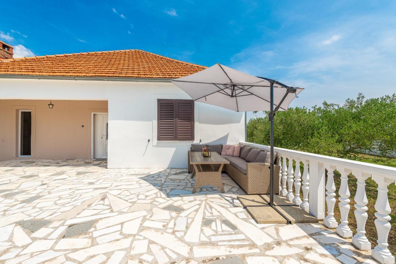 S&I Peaceful Holiday Home With Pool & Jacuzzi Galovac  Ngoại thất bức ảnh
