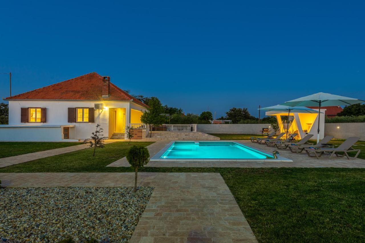 S&I Peaceful Holiday Home With Pool & Jacuzzi Galovac  Ngoại thất bức ảnh