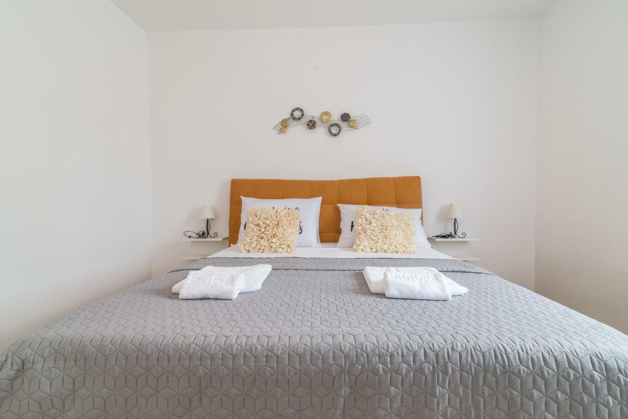 S&I Peaceful Holiday Home With Pool & Jacuzzi Galovac  Ngoại thất bức ảnh