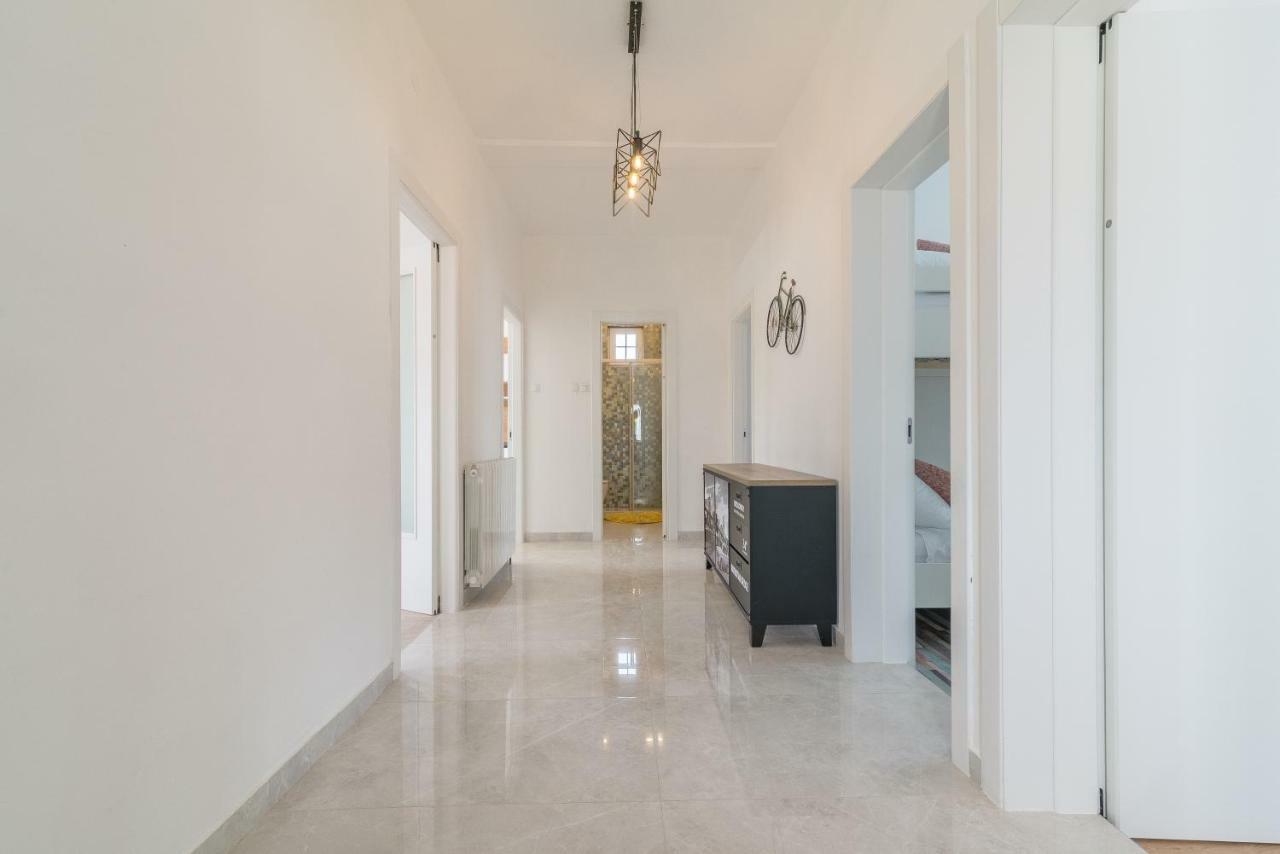 S&I Peaceful Holiday Home With Pool & Jacuzzi Galovac  Ngoại thất bức ảnh